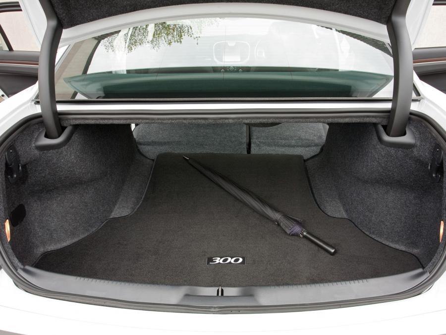  Chrysler 300C 2012 года  (UK) (фото 84 из 91)